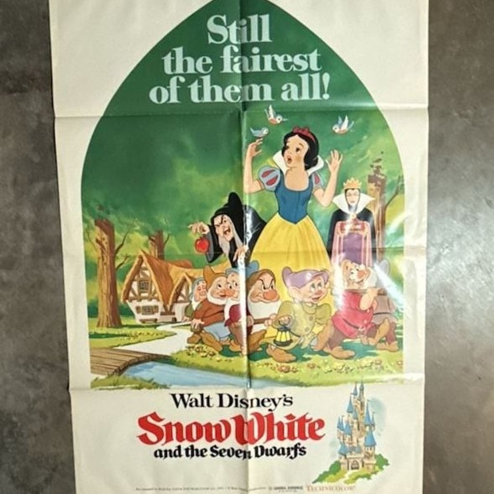 Vintage 1975 Walt Disney Snow White and the Seven Dwarfs Movie Poster R75/225